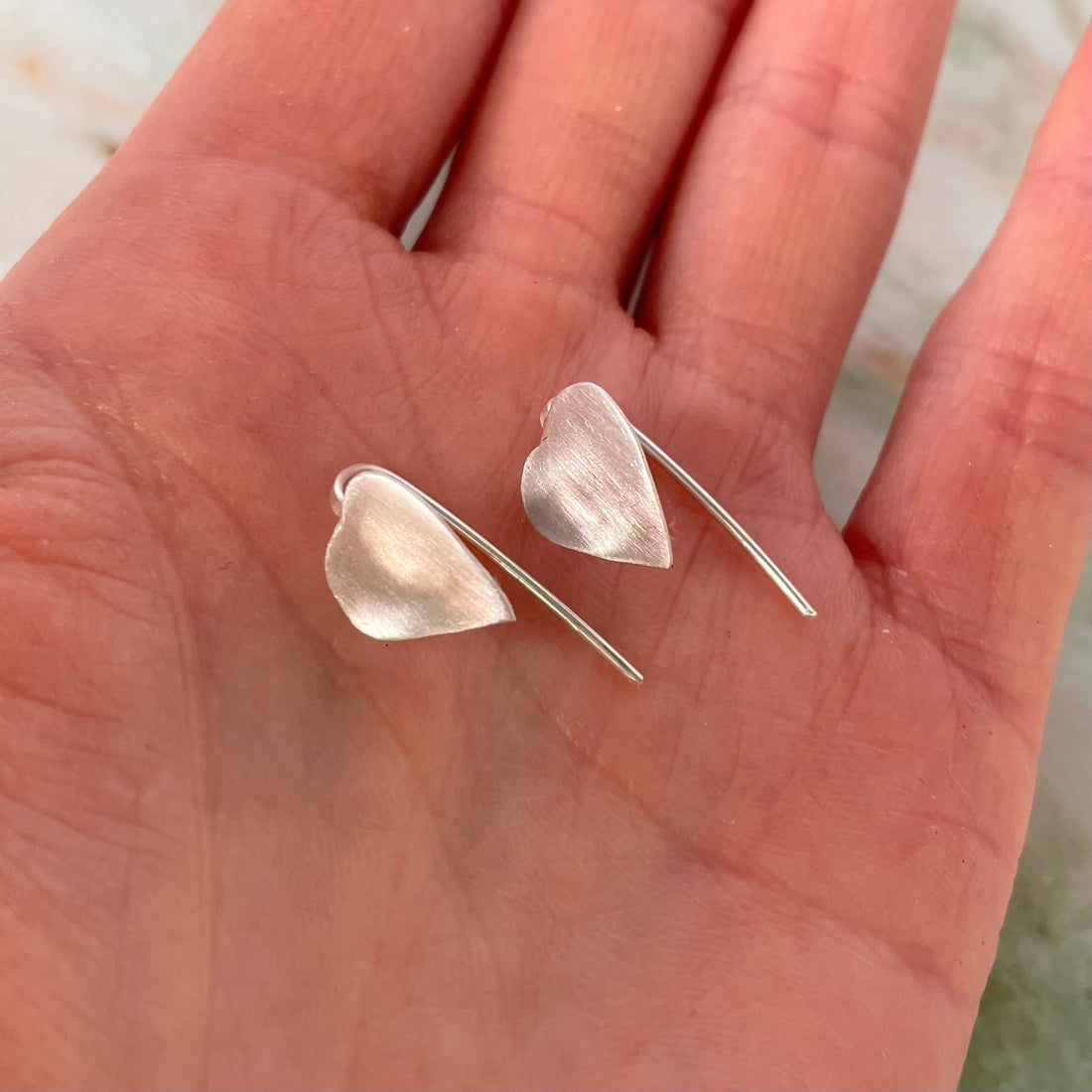 Sølv hjerte blad øreringe - small